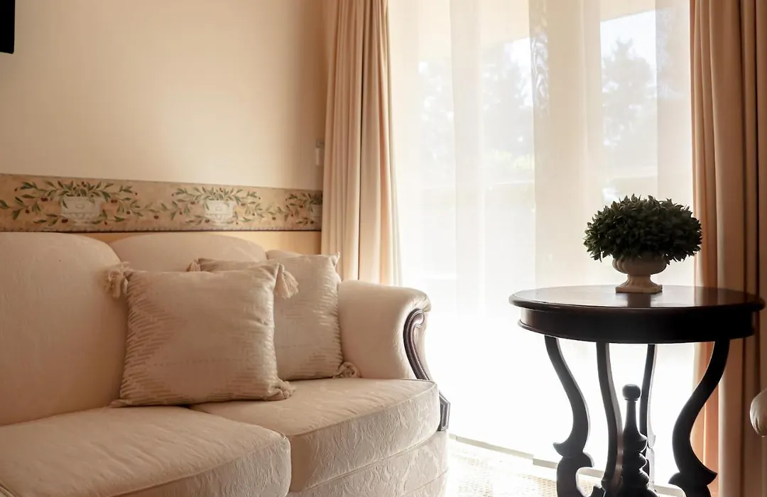 Plumes Boutique Bed & Breakfast-1